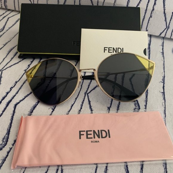 NIB- FENDI Retired Design Sunglasses 🕶️ - Picture 2 of 14